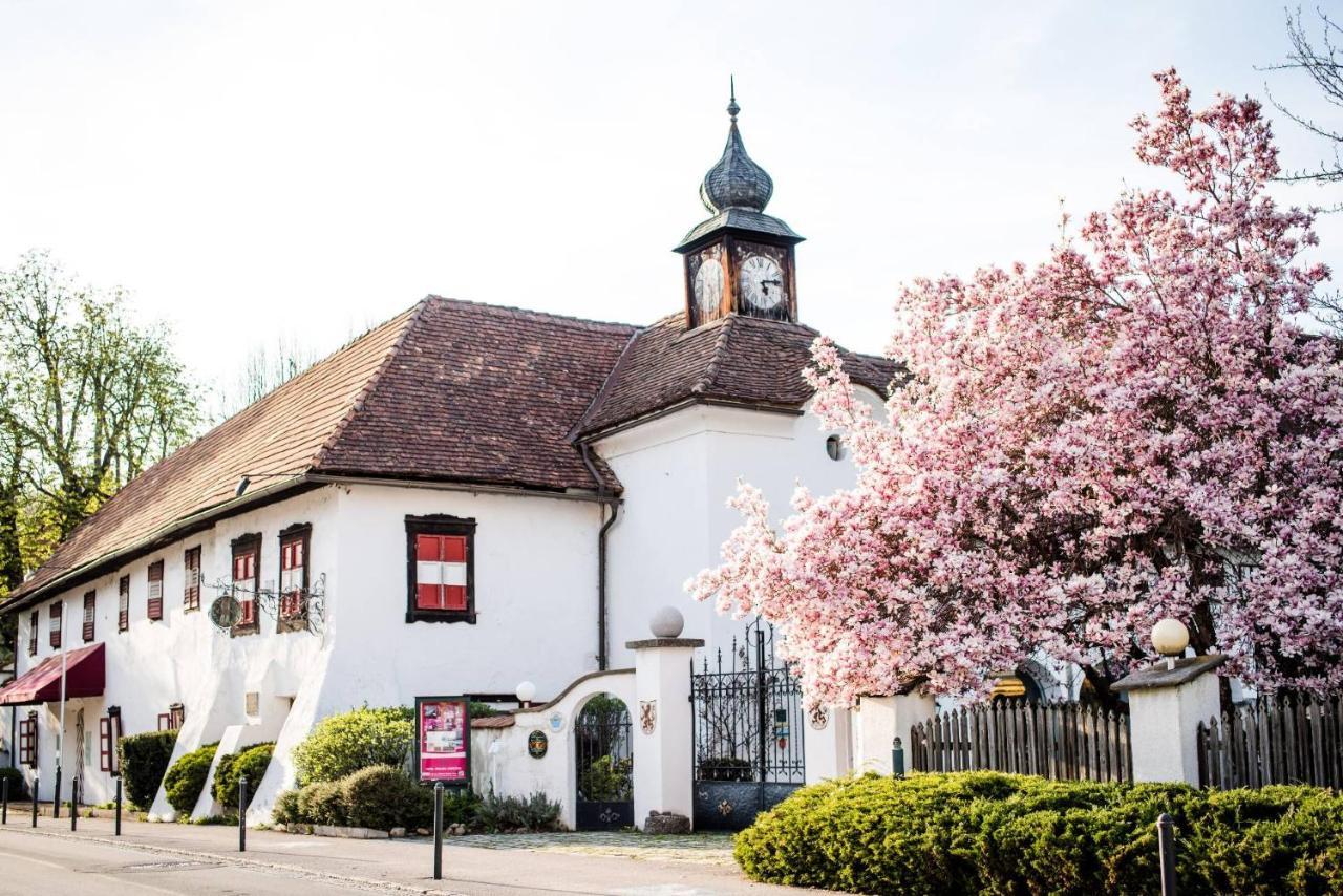 Hotel Schloss Leonstain Portschach am Woerthersee Exterior photo